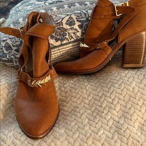 Gianni Bini leather booties